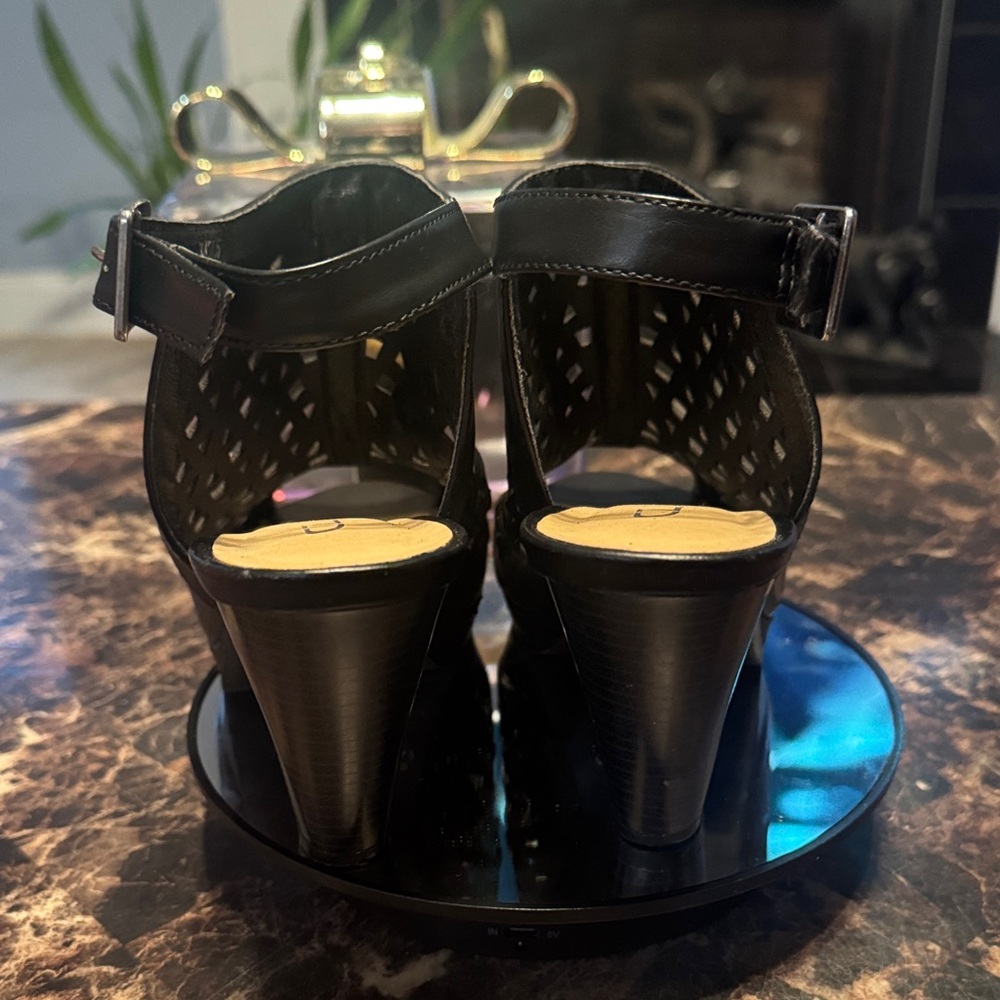 CL by Laundry Way Black Perforated Heeled Sandals - Women’s Size 7 - Picture 6 of 10